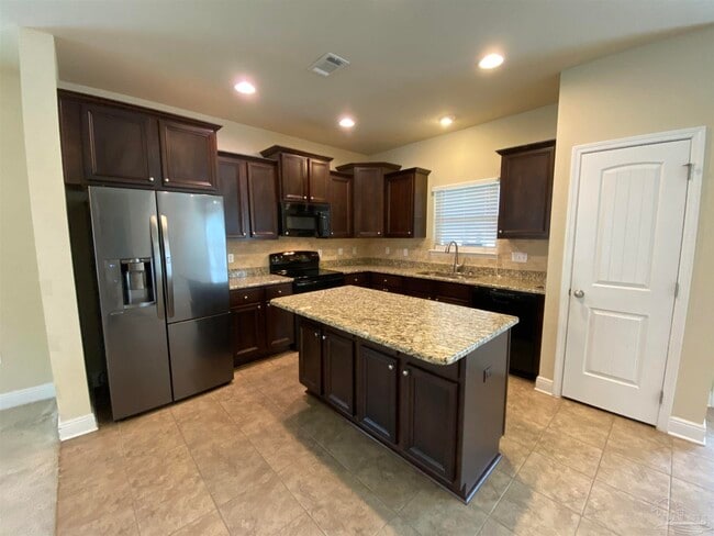 Building Photo - 2486 Redford Dr