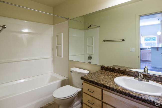 Baño - The Residences at Northwood LLC