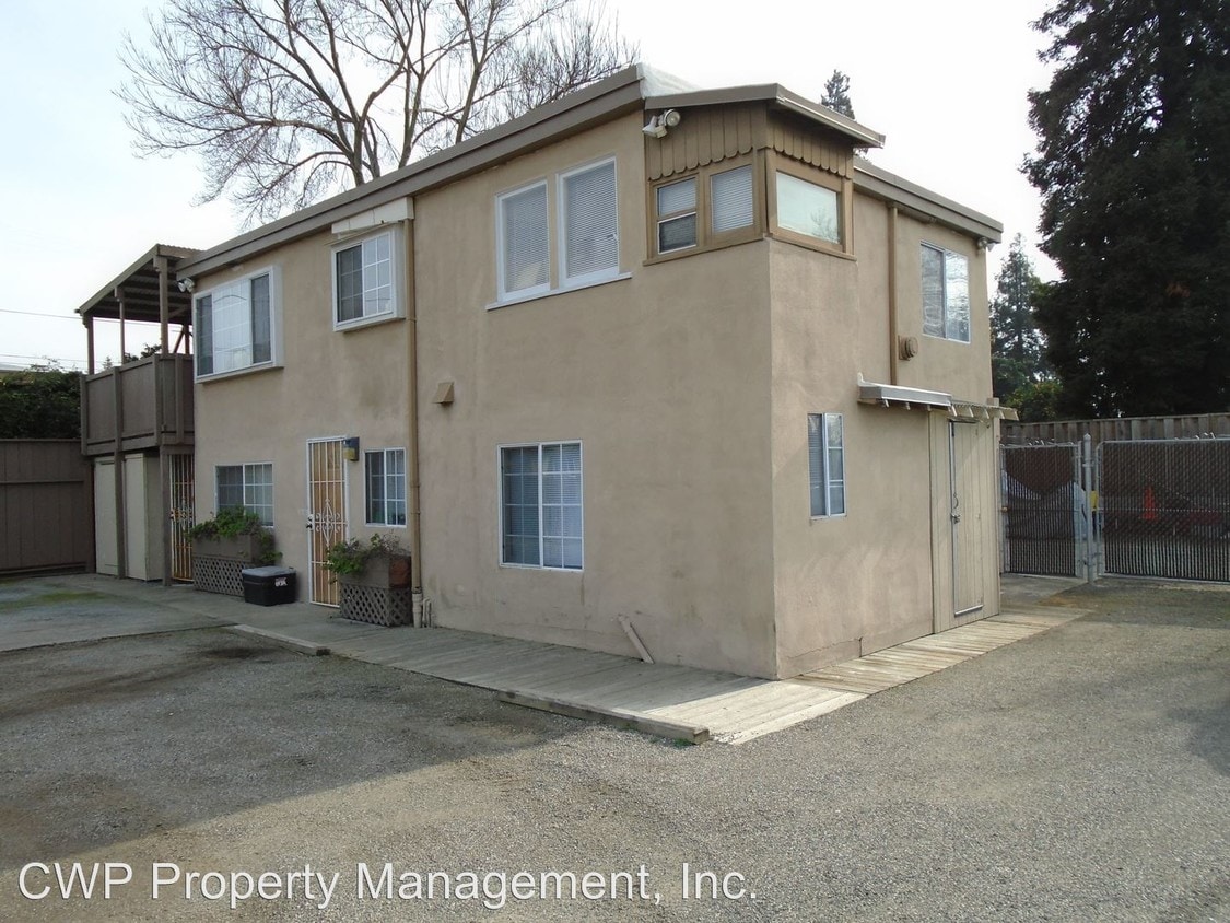 Primary Photo - 21585 Western Blvd