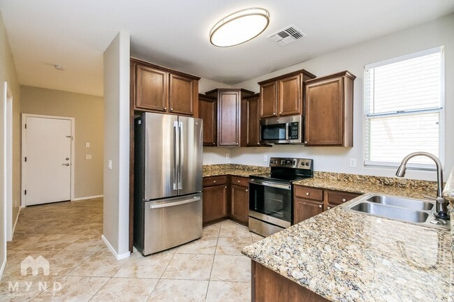 Foto del edificio - 4253 E Tyson St