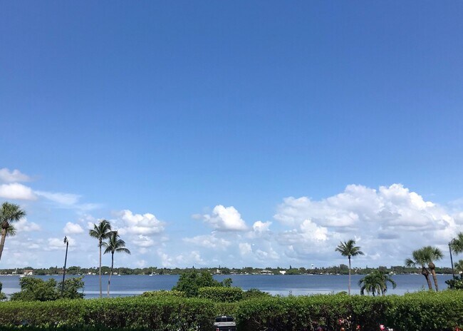 Foto del edificio - 3300 S Ocean Blvd