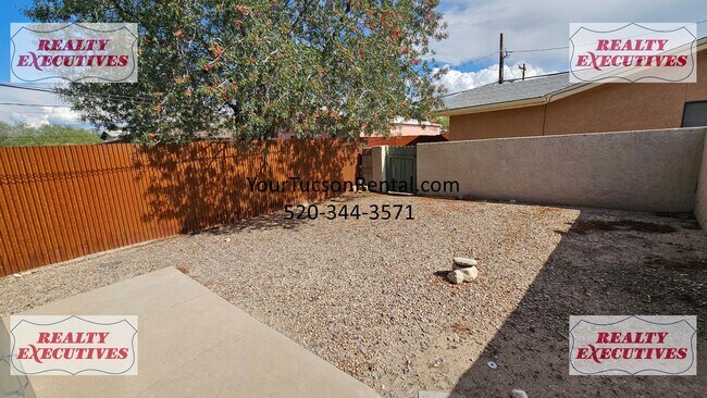 Foto del edificio - 8th Street and Euclid - 1 bedroom 1 bath r...