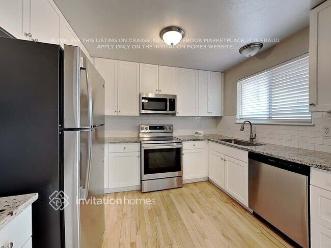 Building Photo - 4255 S Naples Way
