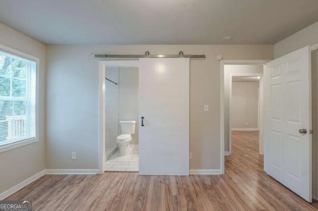 Building Photo - 3140 Delowe Dr