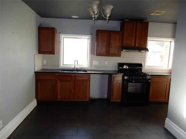 Building Photo - 3507 Gano St