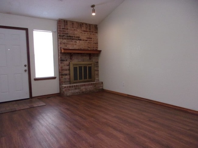Building Photo - 8911 Fairfield Greens Dr