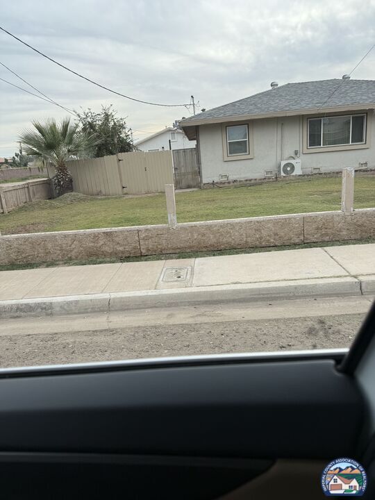 Building Photo - 1108 C.N.Perry Ave