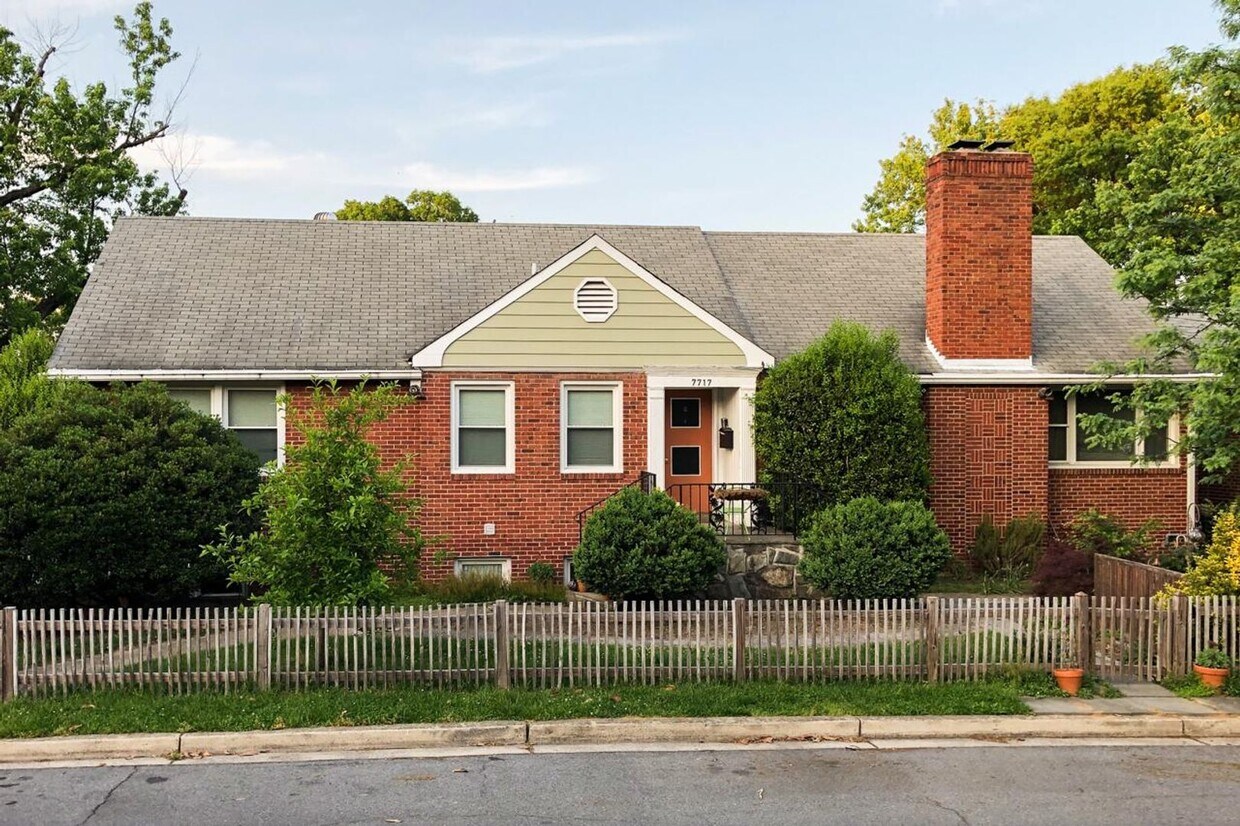 Foto principal - 7717 Carroll Ave