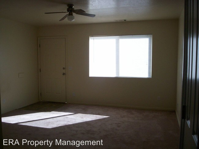 Building Photo - 1355 N Cedar Blvd