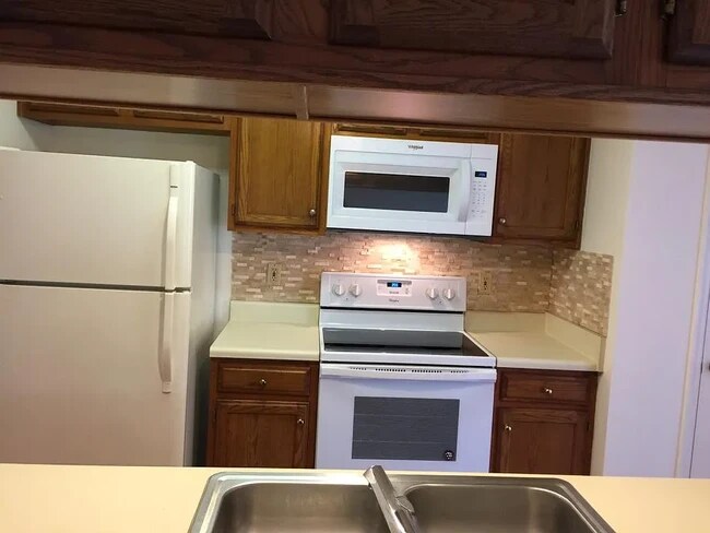 Foto del edificio - 615 Himes Ave