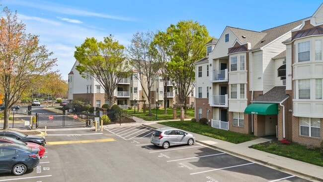Building Photo - 8951 Town Center Cir