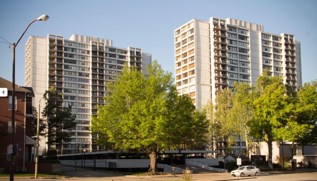 Primary Photo - 410 W 7th St