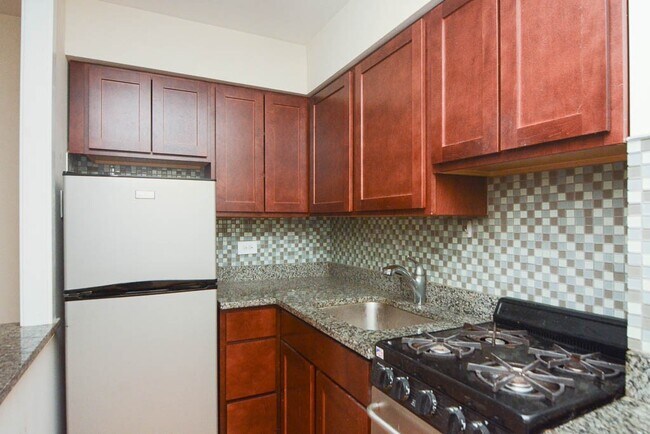 Foto del edificio - 675 W Wrightwood Ave