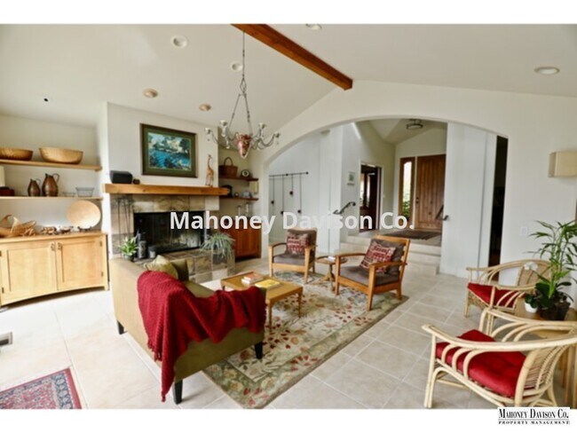 Building Photo - 5441 Hillsborough Dr