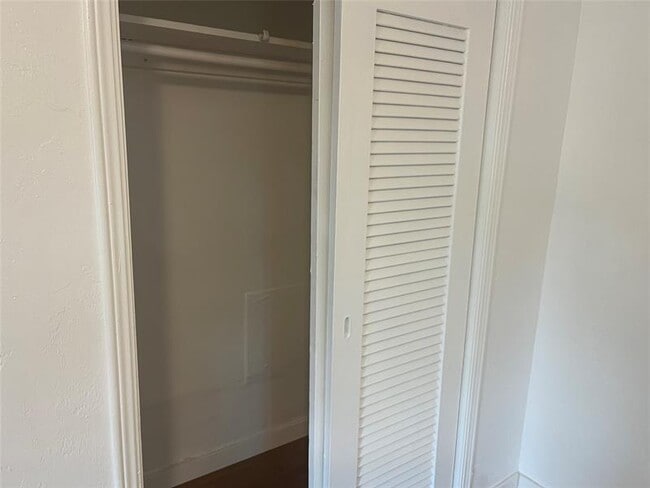 Building Photo - 505 N 20th Ave