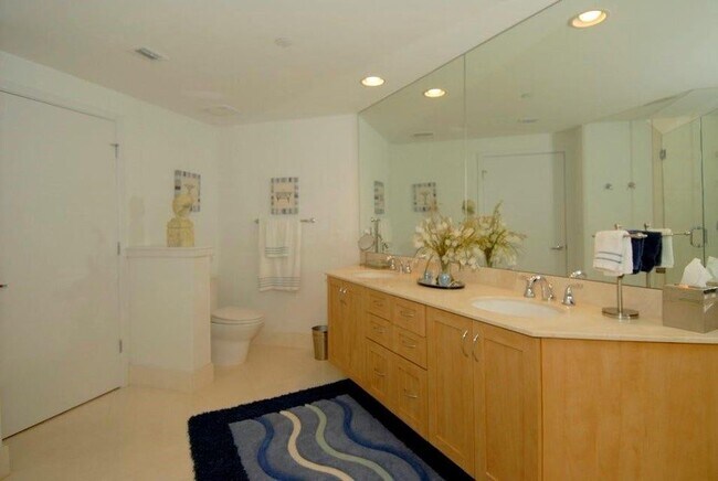 Foto del edificio - 2821 N Ocean Blvd