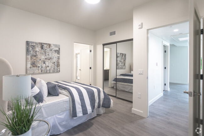 2HAB,2BA-900SF- habitación - 12203 Moorpark St. Studio City 91604