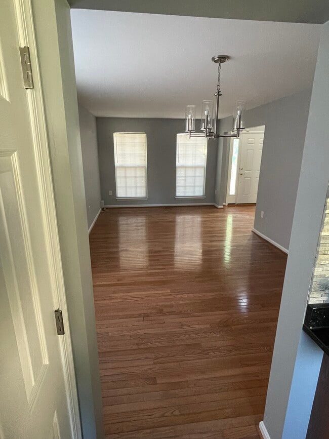 Foto del edificio - 14268 Town Commons Way