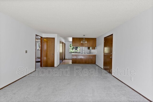Foto del edificio - 9020 Pipeline Rd E