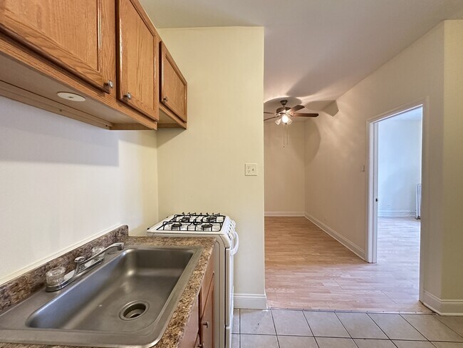 Foto del edificio - 4856 N Damen Ave