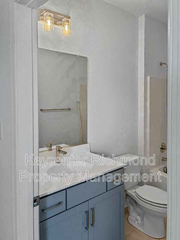 Foto del edificio - 13801 Randolph Pond Ln