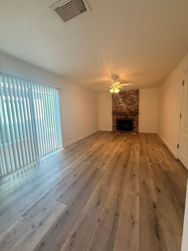 Building Photo - Charming Home for Rent in Montebello Vista...