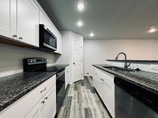 Foto del edificio - PM3 - 1301 N Dover Ave. - TNT