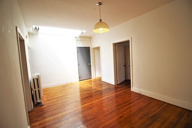 Foto del edificio - 22 E Mt Vernon Pl