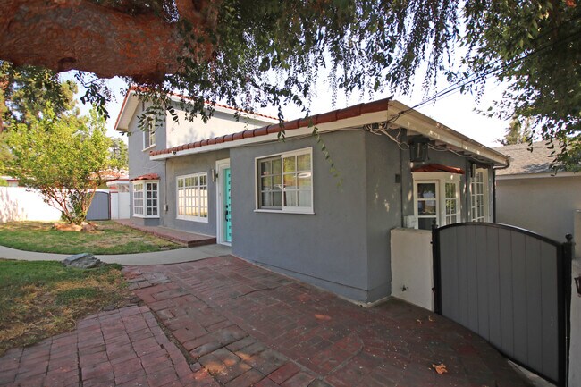 Foto del edificio - 3558 Glenrose Ave