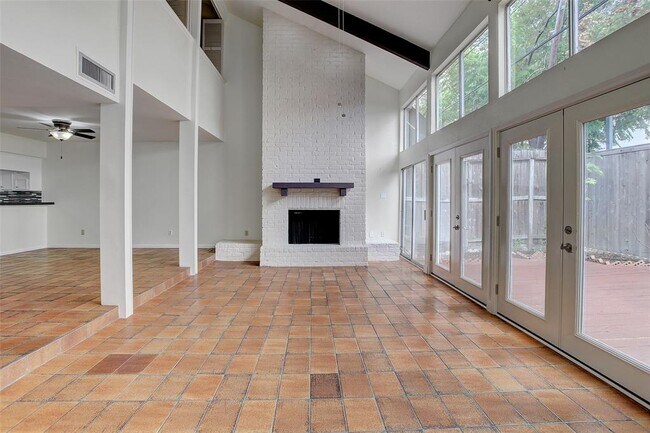 Building Photo - 5918 San Felipe St