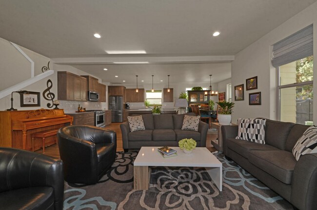 Foto del edificio - Beautiful 3 Bed/2.5 Bath Home in NW Bend - Via Cambria
