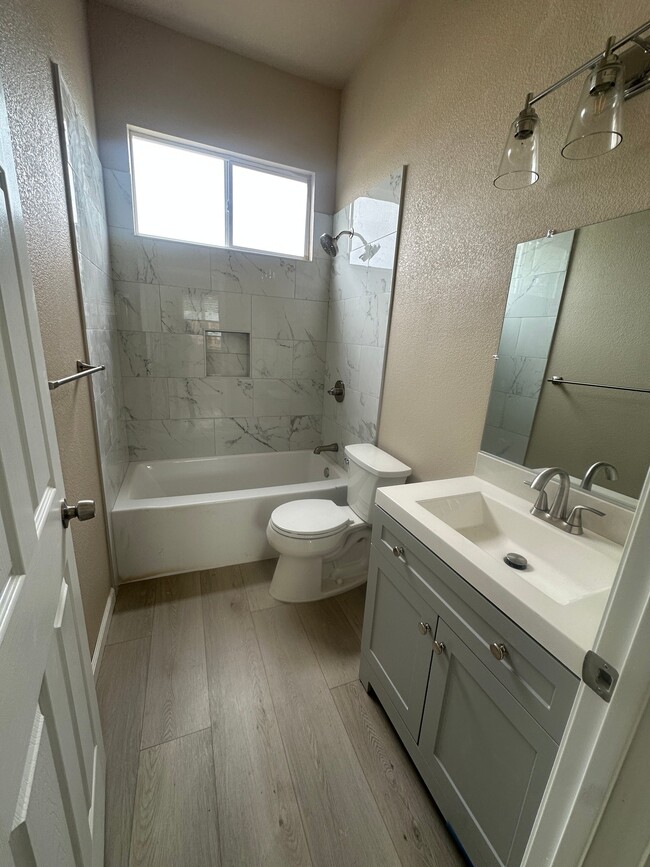 Foto del edificio - 4228 76th St