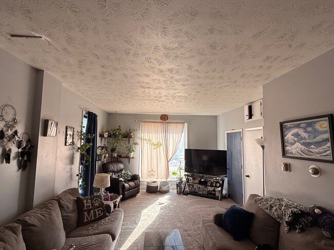 Building Photo - 309 E 22nd Ave