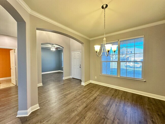 Foto del edificio - Viewable January 15th!