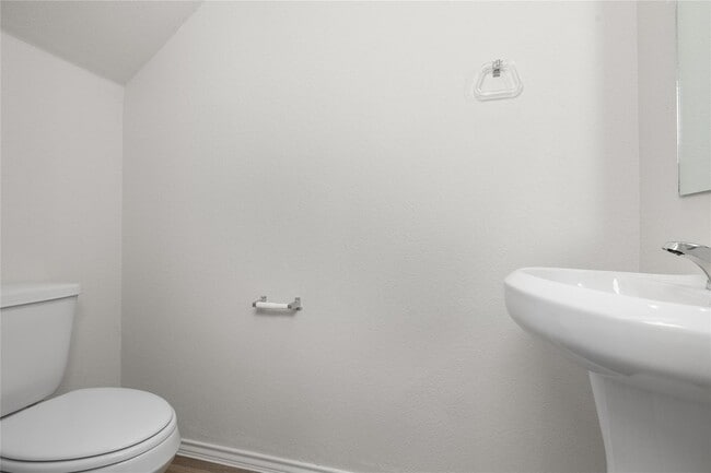 Building Photo - 133 Varner Way