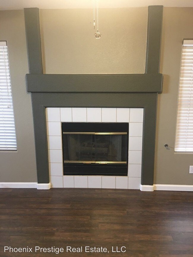 Building Photo - 3933 E Rosemonte Dr