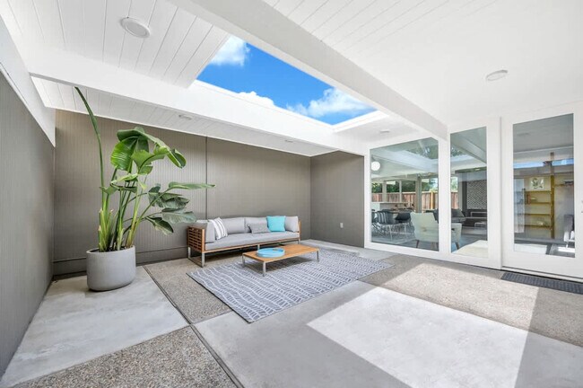 Foto del edificio - 4131 Phoenix St