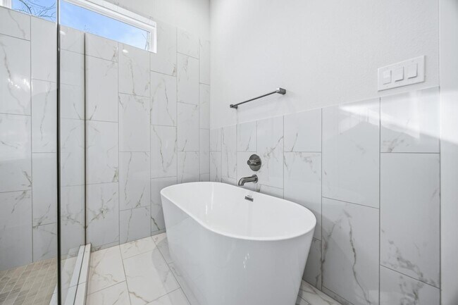 Foto del edificio - 6112 De Campo St