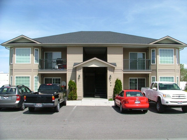 Primary Photo - 130 Clubhouse Cir