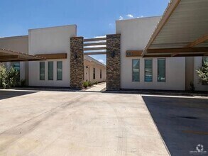 Building Photo - 2808 Sabercat Ave