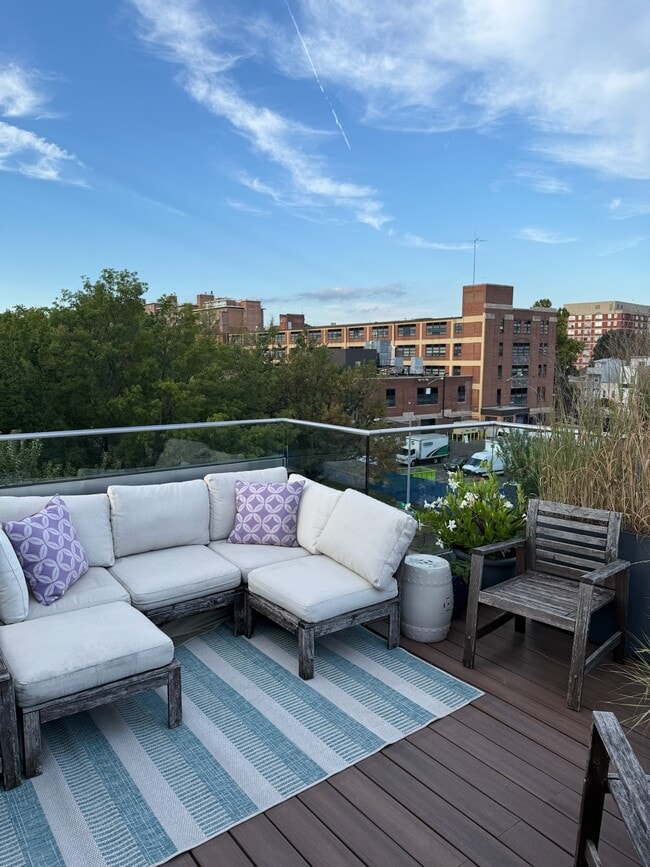 Foto del edificio - 1100 W St NW