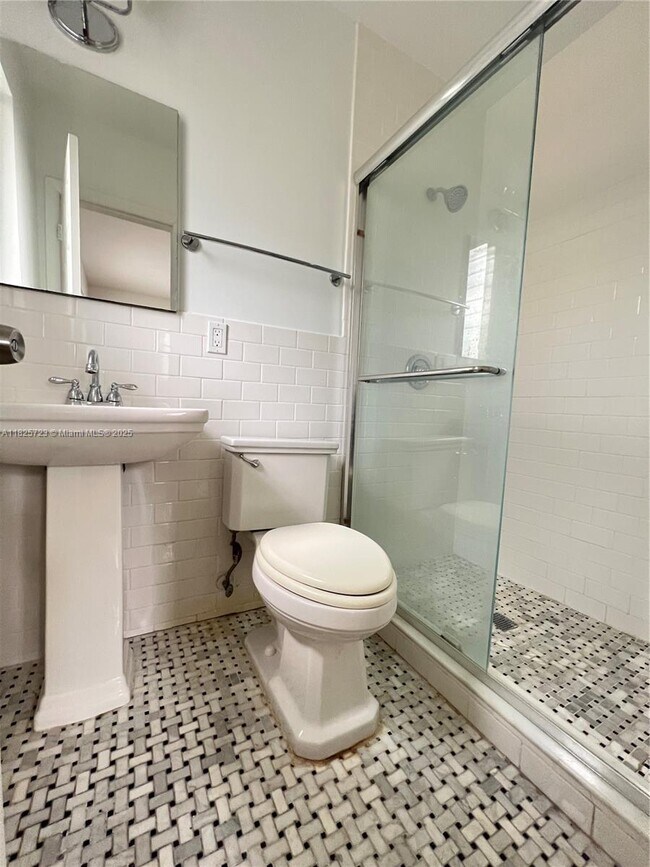 Foto del edificio - 550 NE 76th St