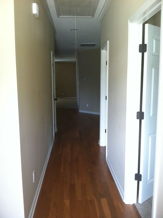 Foto del edificio - 5141 Greyfield Pl N