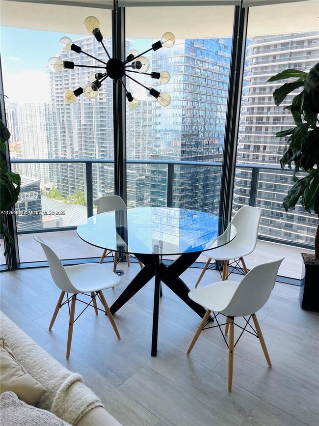 Foto del edificio - 55 SW 9th St