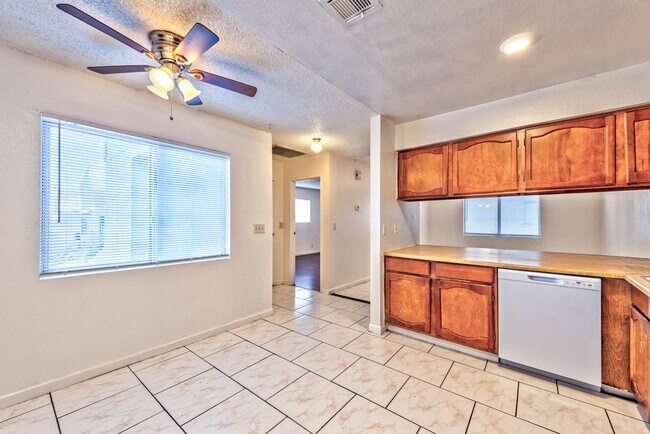 Foto del edificio - 5198 Greene Ln