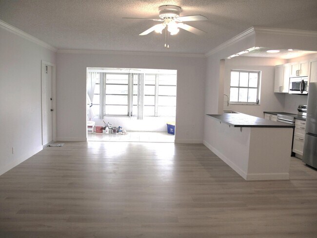 Foto del edificio - 1102 North Dr