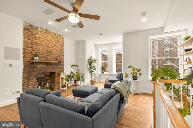 Foto del edificio - 1017 Monroe St NW