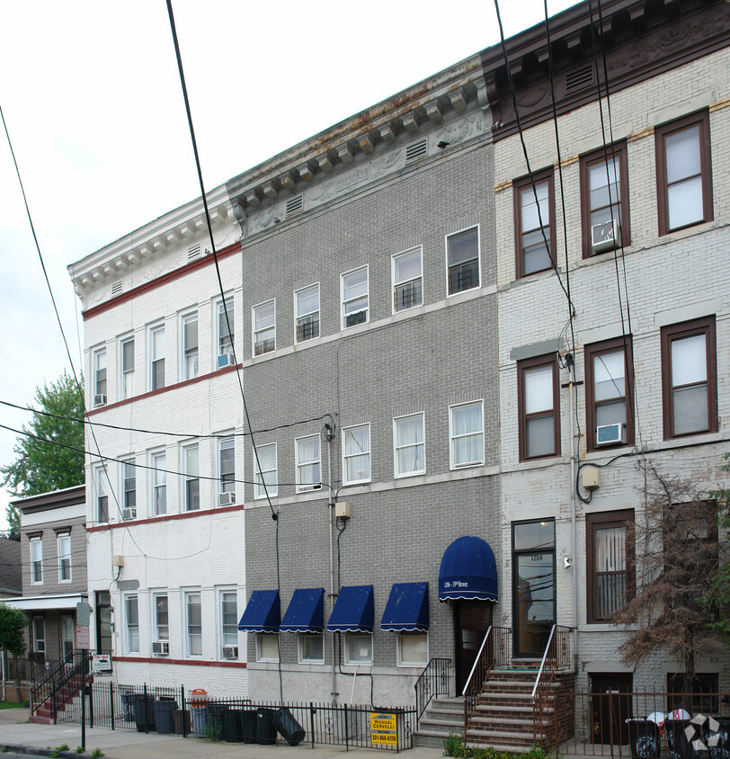 Building Photo - 1206 13th St