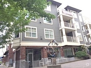 Building Photo - 2901 NE Blakeley St