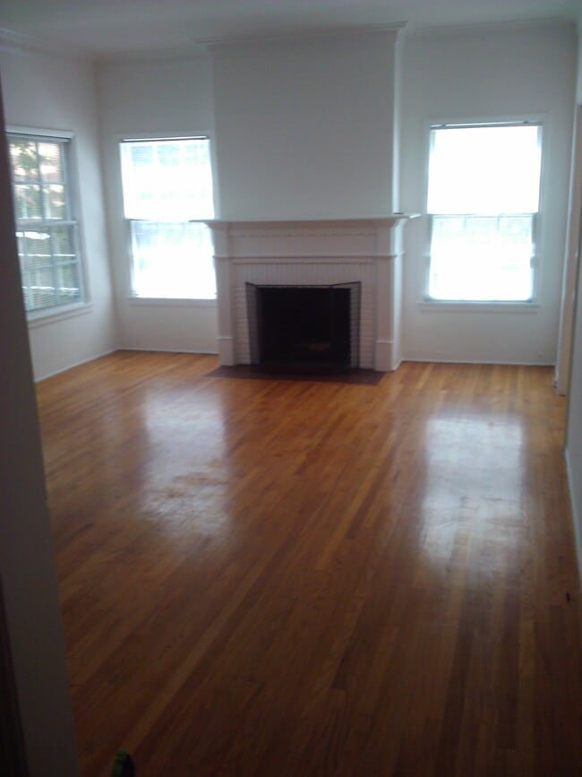 Building Photo - 145 S Harper Ave